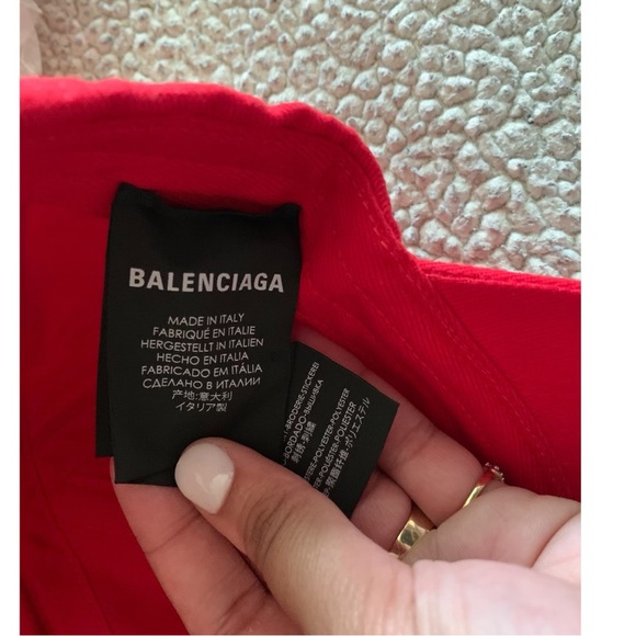 BALENCIAGA CAP - Picture 4 of 10